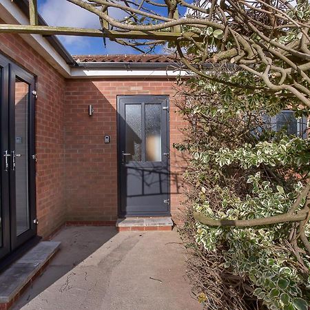 The Luxury Potting Shed With Free Parking! York Exterior photo